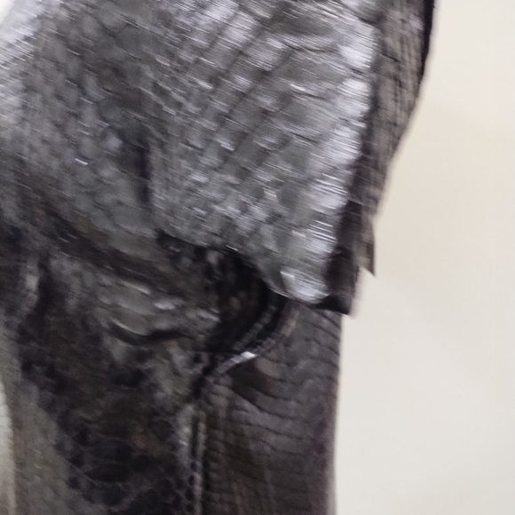 GUCCI TOP OR JACKET BLACK PYTHON - Picture 4 of 13